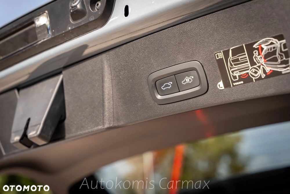 Volvo XC 40 T4 Momentum - 32