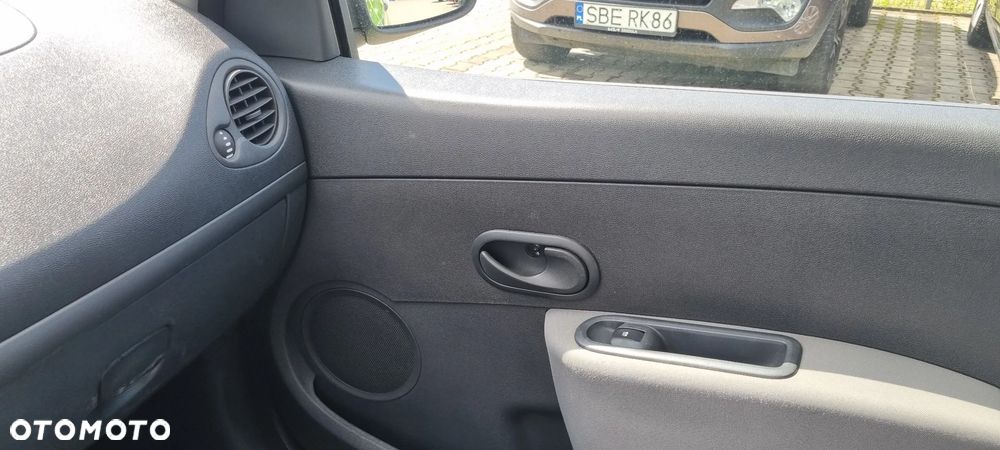 Renault Clio 1.5 dCi Expression - 21