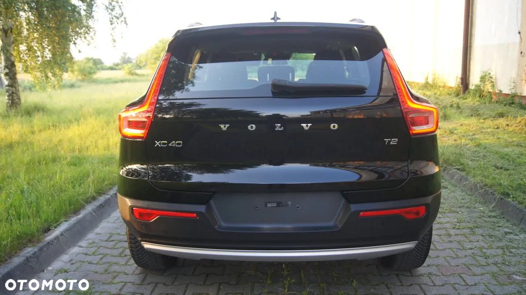 Volvo XC 40 T2 Momentum Core - 11