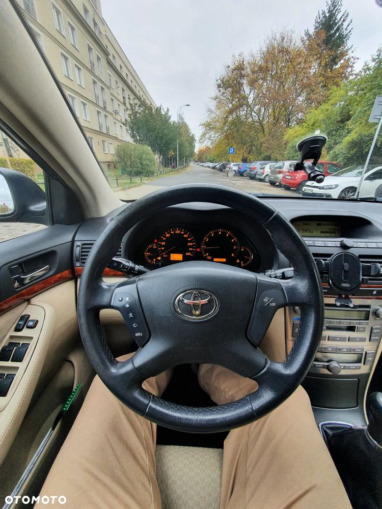 Toyota Avensis 2.0 VVT-i Sol Plus - 5