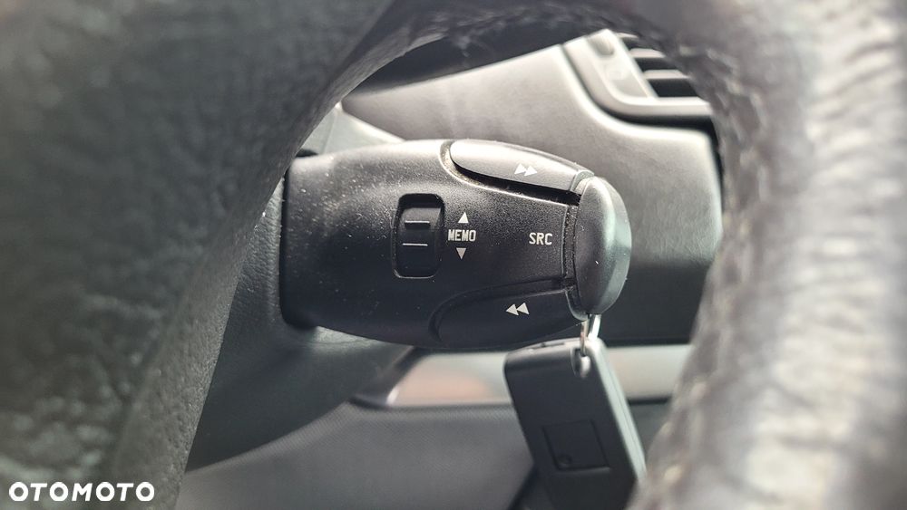 Peugeot 807 HDi 135 Family - 11