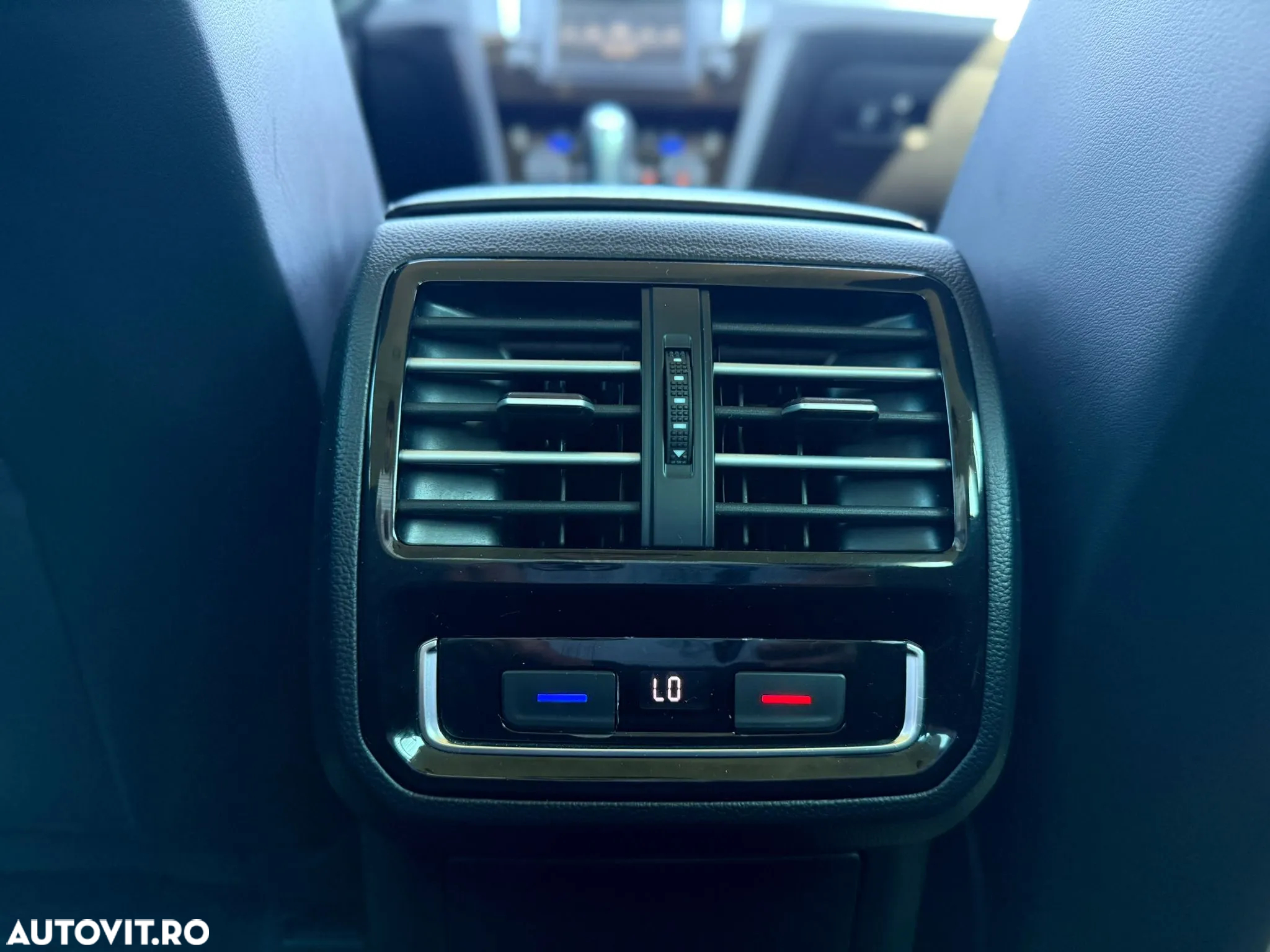 Volkswagen Passat Variant 2.0 TDI DSG 4Motion Highline - 19
