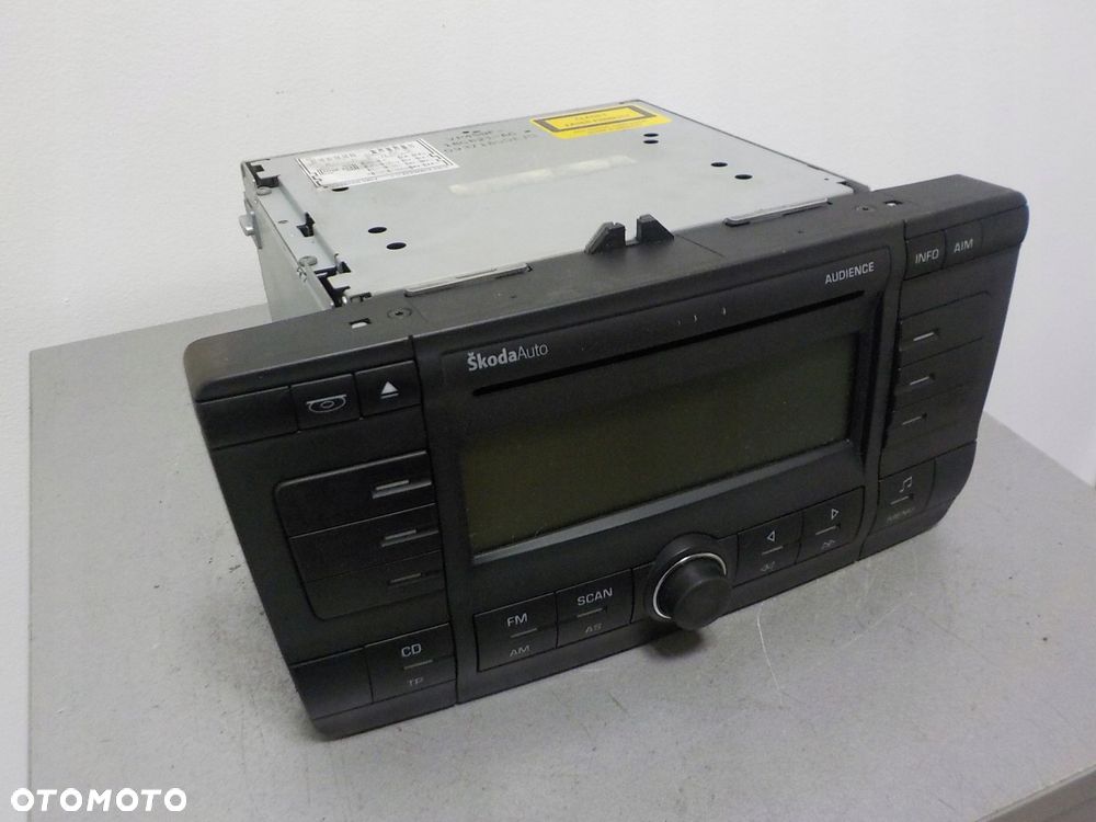 SKODA OCTAVIA II RADIO AUDIENCE 1Z0035156B - 5