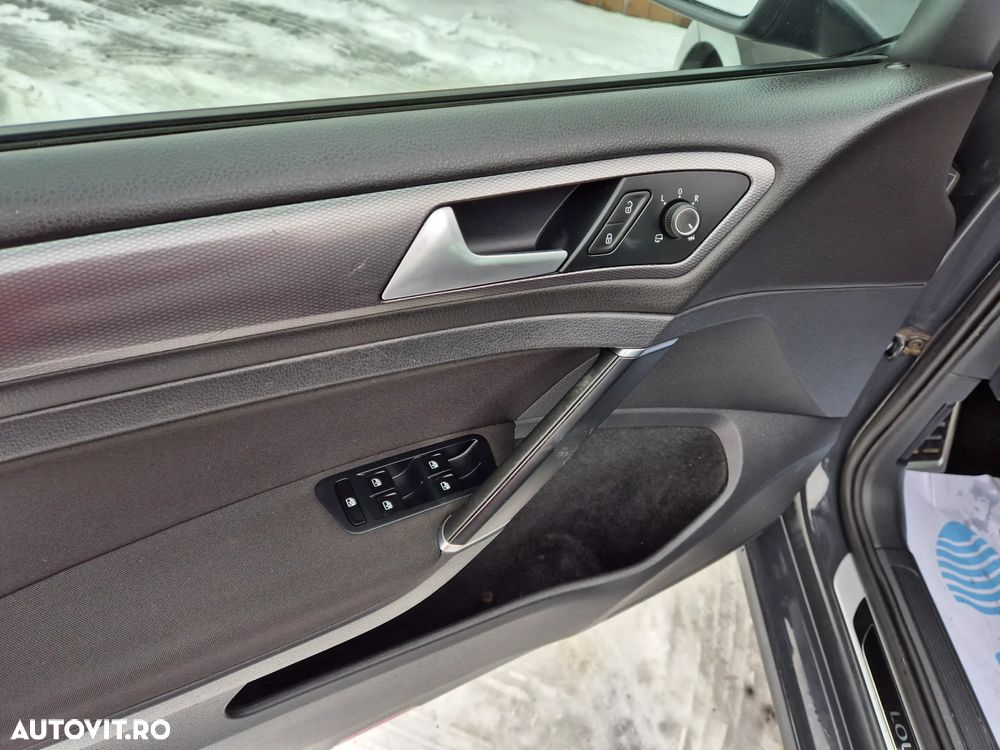 Volkswagen Golf 1.6 TDI 4Motion BlueMotion Technology Lounge - 24