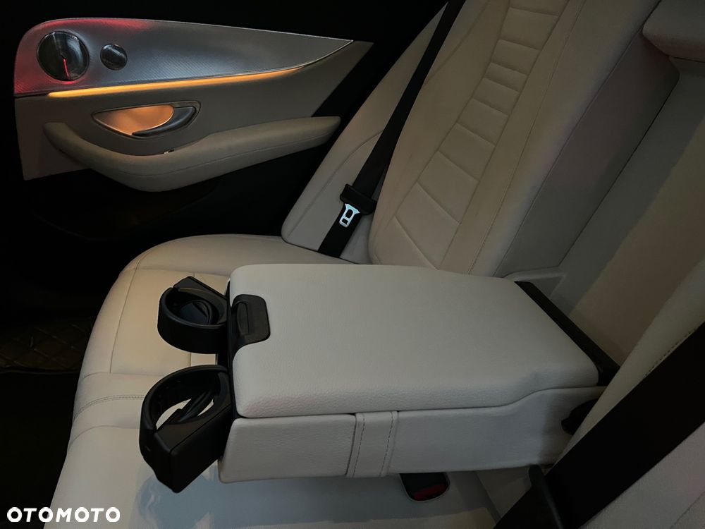 Mercedes-Benz Klasa E 220 d 4-Matic All-Terrain - 35