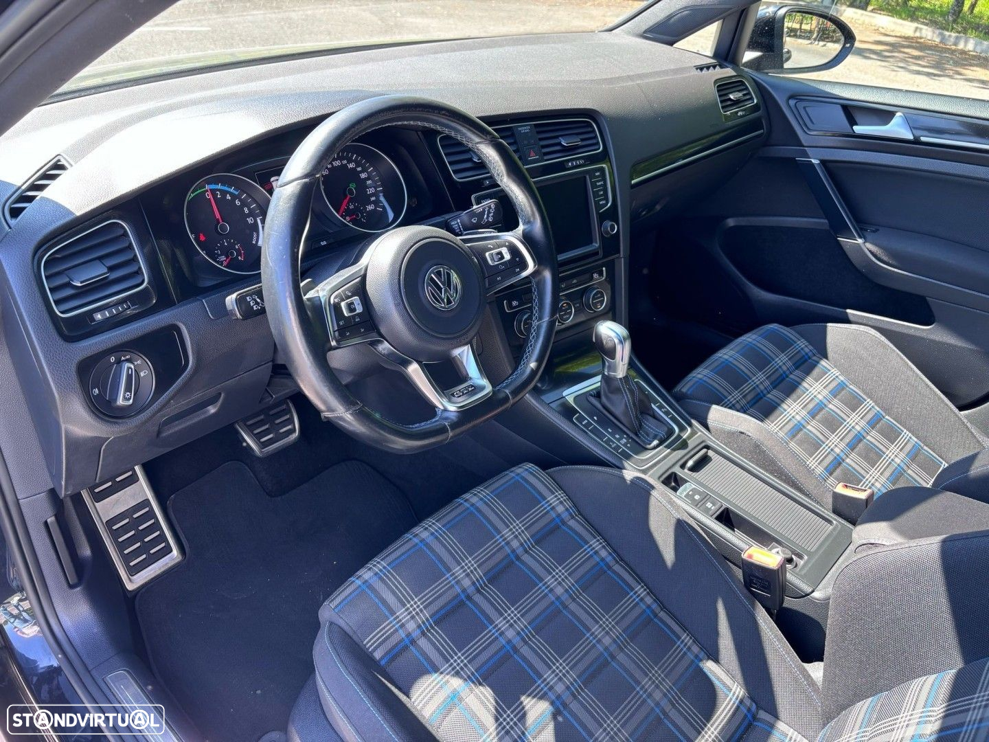 VW Golf - 13