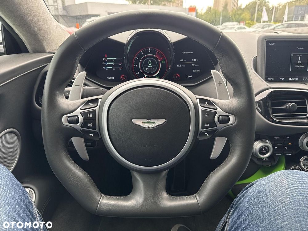 Aston Martin V8 - 17