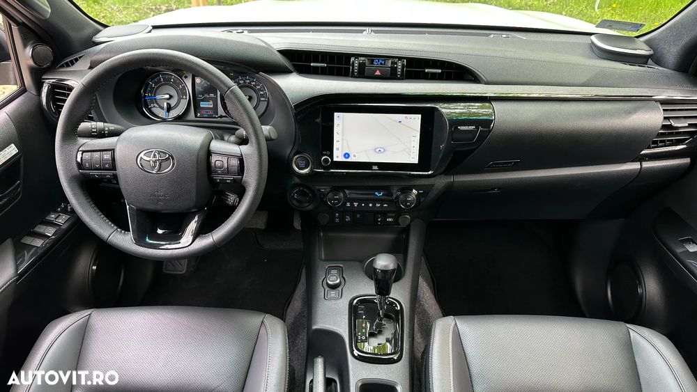 Toyota Hilux 2.8D 204CP 4x4 Double Cab AT MHEV Invincible Color Edition (3E5) - 21