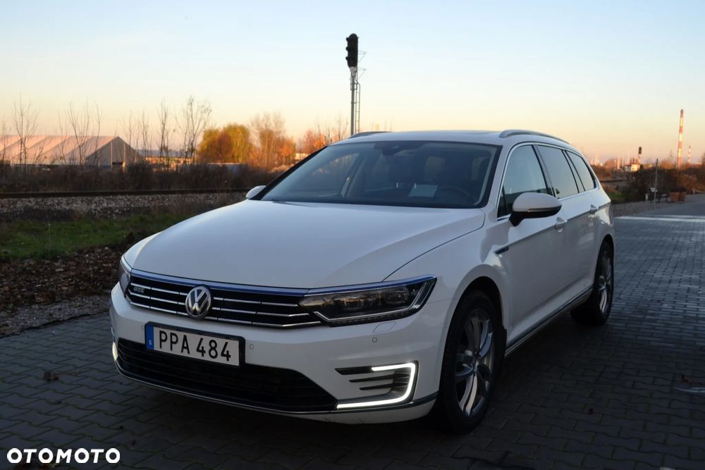 Volkswagen Passat ver-variant-plug--in--hybrid-gte - 1