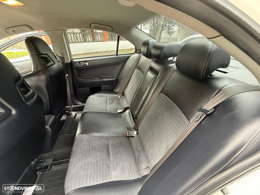 Mitsubishi Lancer Evolution IX DSG MR - 11