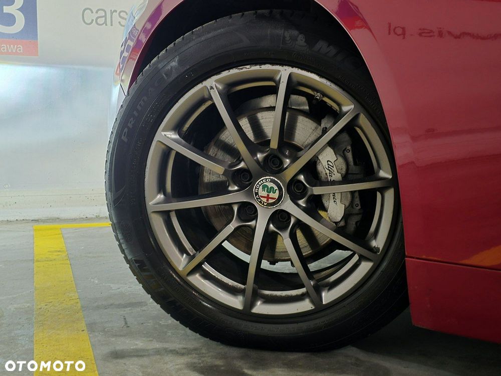 Alfa Romeo Giulia - 10