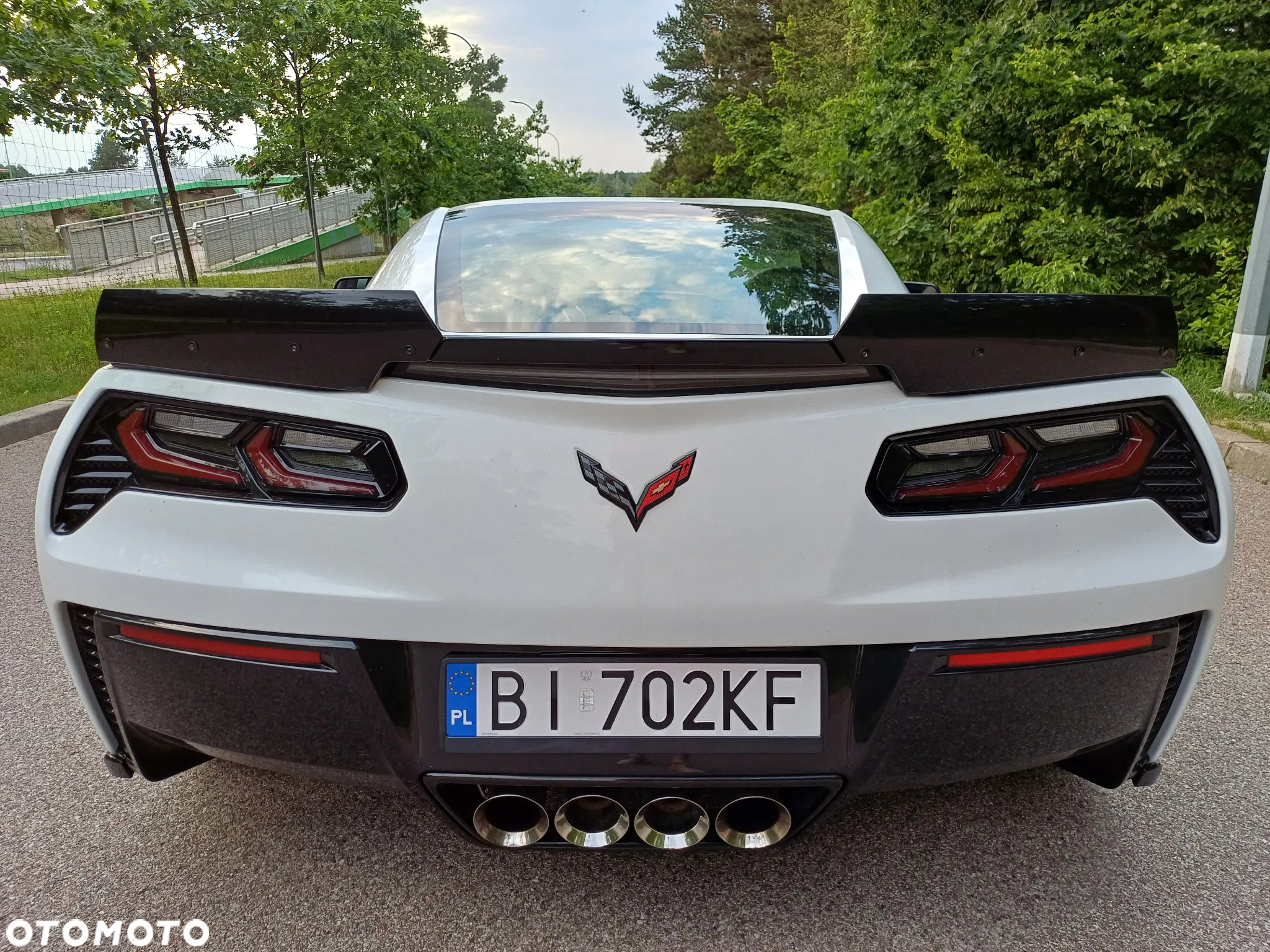 Chevrolet Corvette - 9