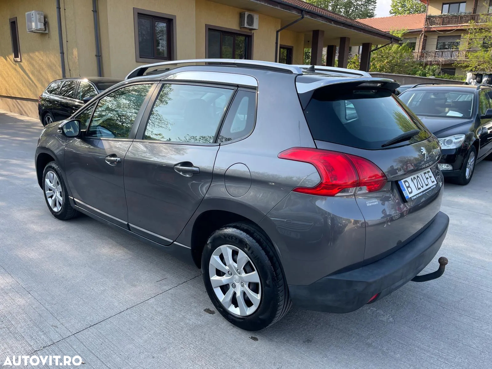 Peugeot 2008 1.2 L PureTech Allure - 4