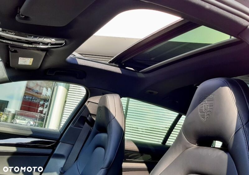 Porsche Panamera 4 10 Years Edition - 12