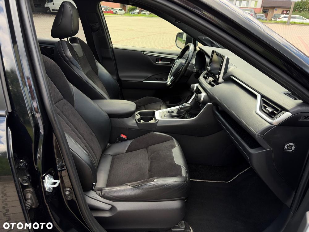 Toyota RAV4 2.5 Hybrid Black Edition by JBL 4x4 - 17