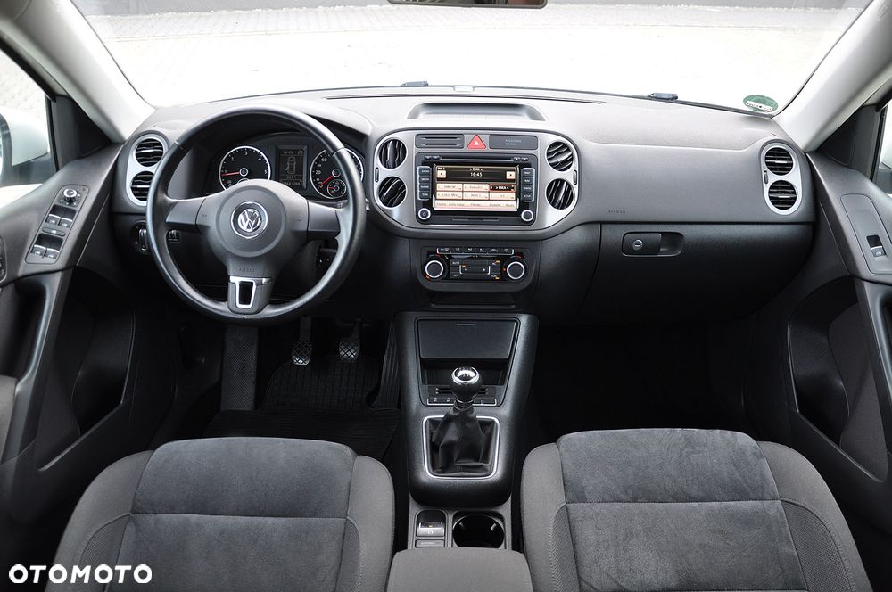 Volkswagen Tiguan 2.0 TDI DPF BlueMotion Technology Sport & Style - 37
