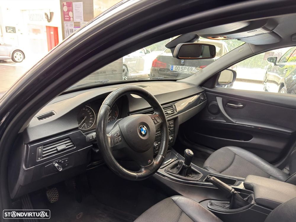 BMW 318 d Pack M - 20