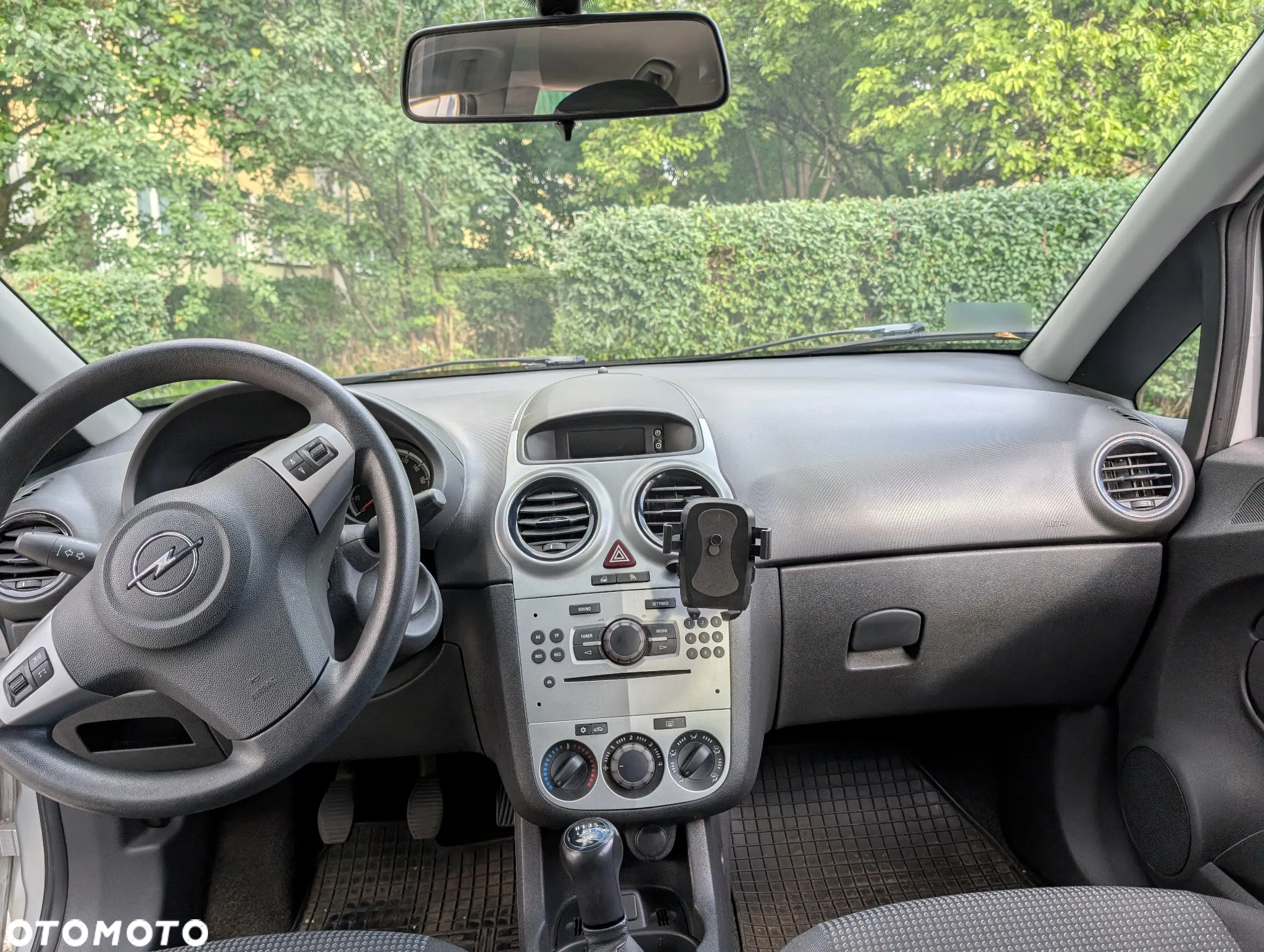 Opel Corsa 1.2 16V Edition / Active - 11
