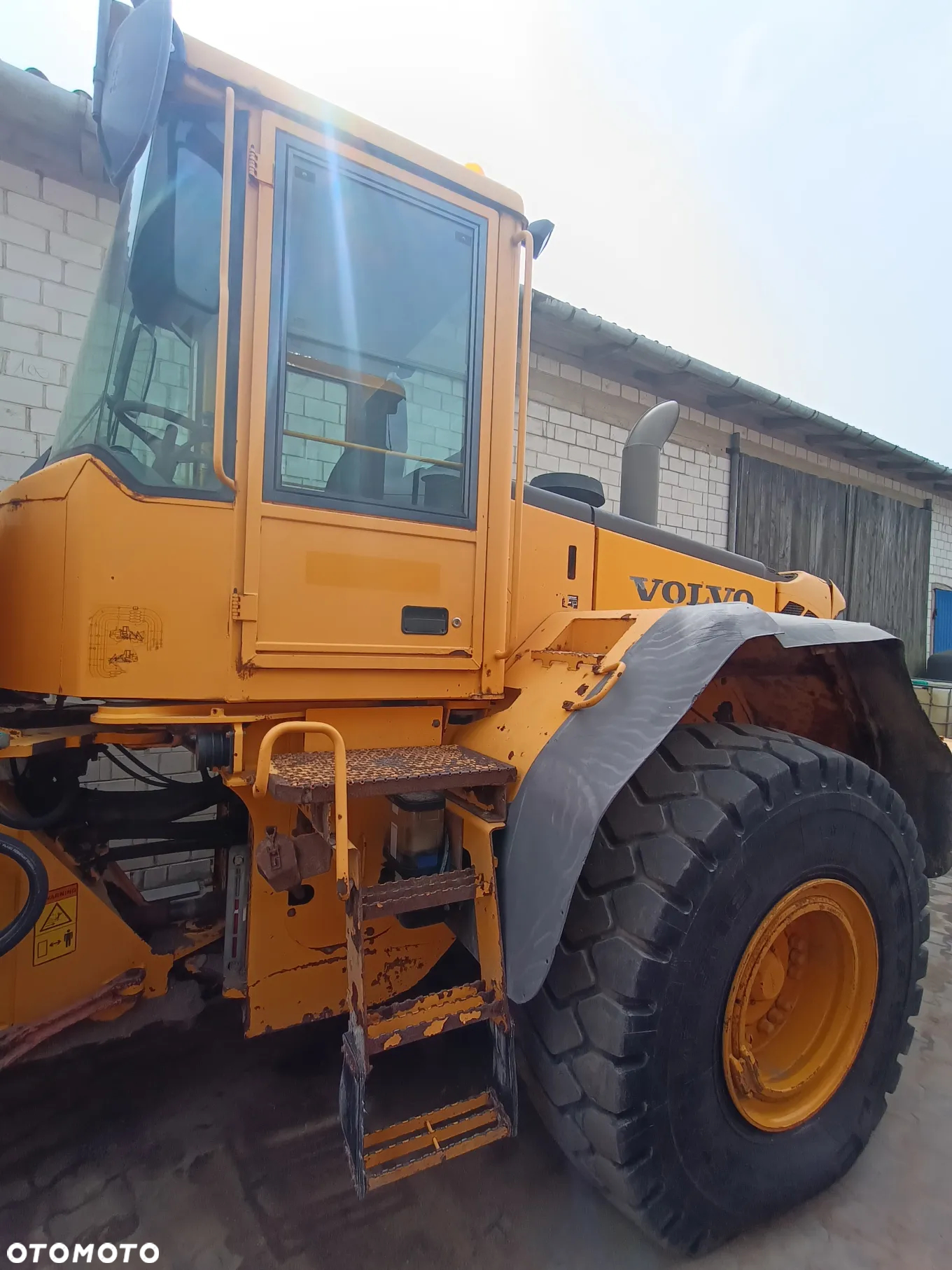 Volvo L120E - 10