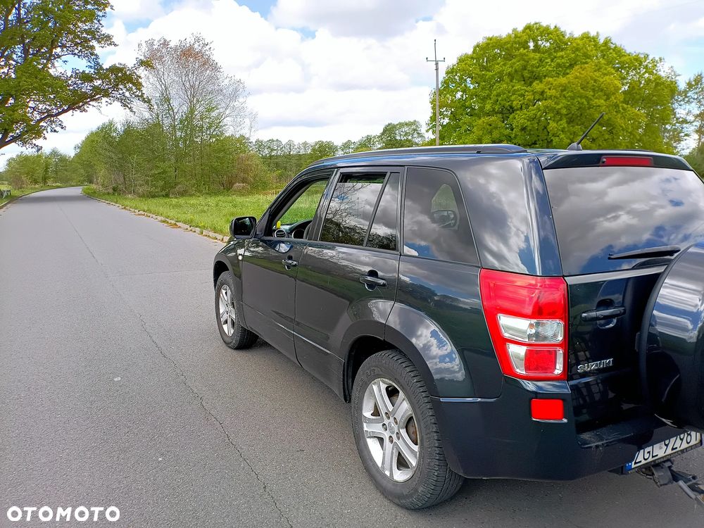 Suzuki Grand Vitara 2.0 - 3