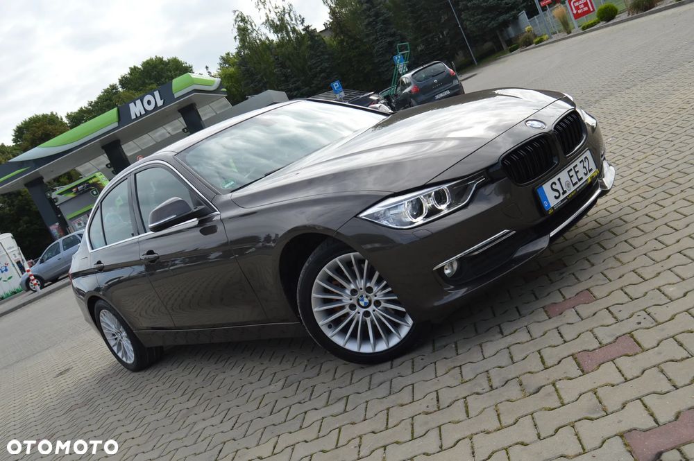 BMW Seria 3 318d Luxury Line - 24