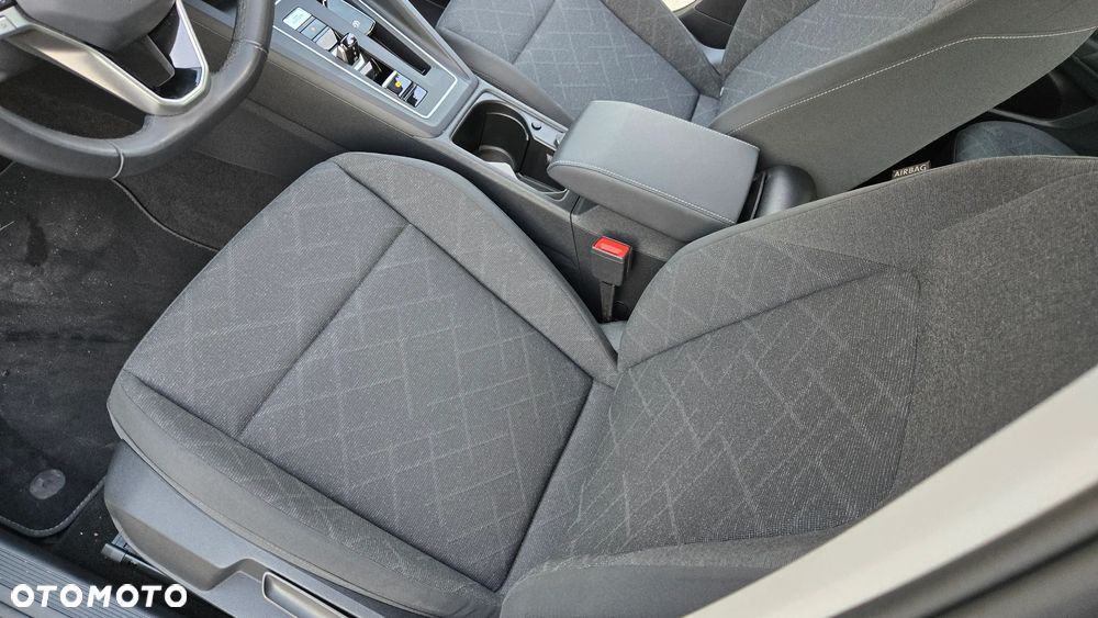 Volkswagen Golf - 10