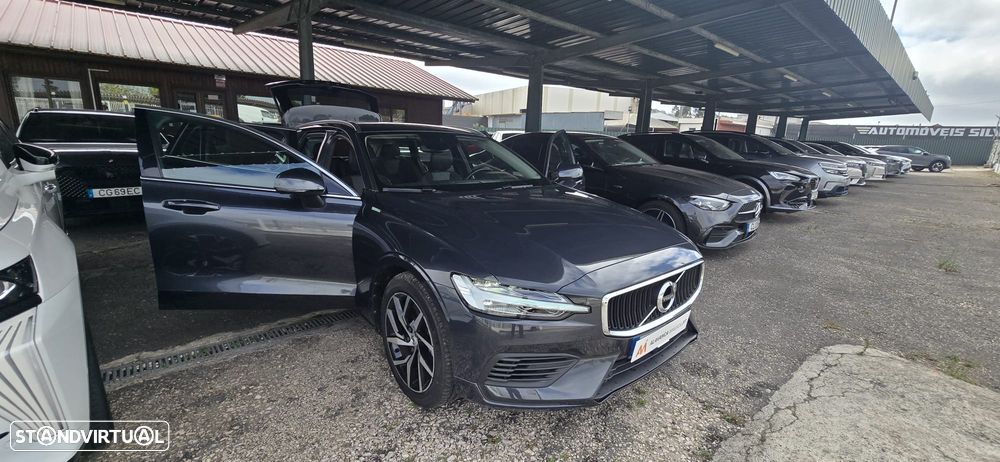 Volvo V60 2.0 T8 AWD TE Momentum Plus - 30