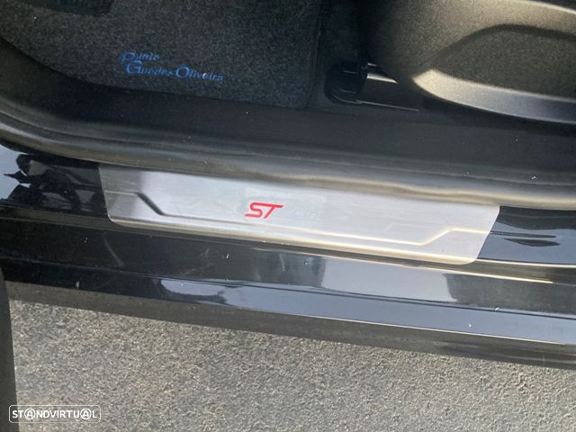 Ford Fiesta 1.0 EcoBoost ST-Line - 28