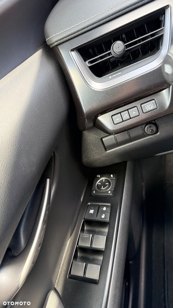 Lexus UX - 26