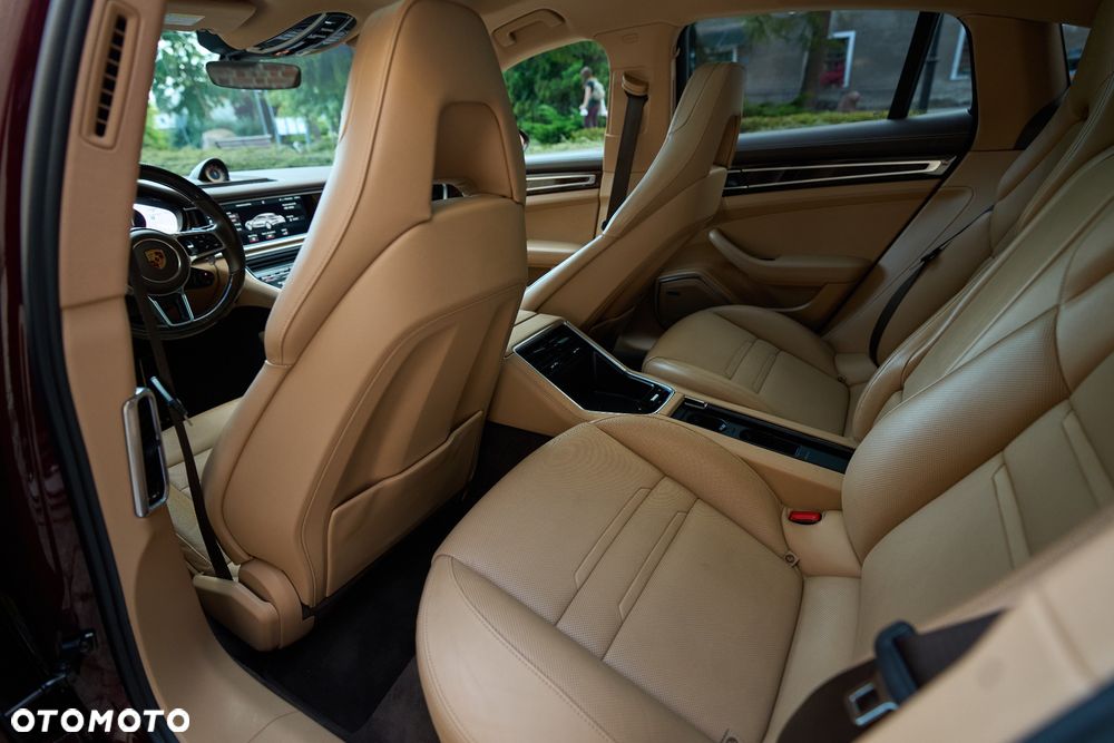 Porsche Panamera 4S - 28