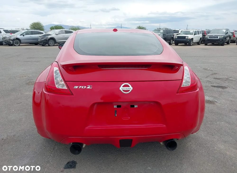 Nissan 370 Z - 4