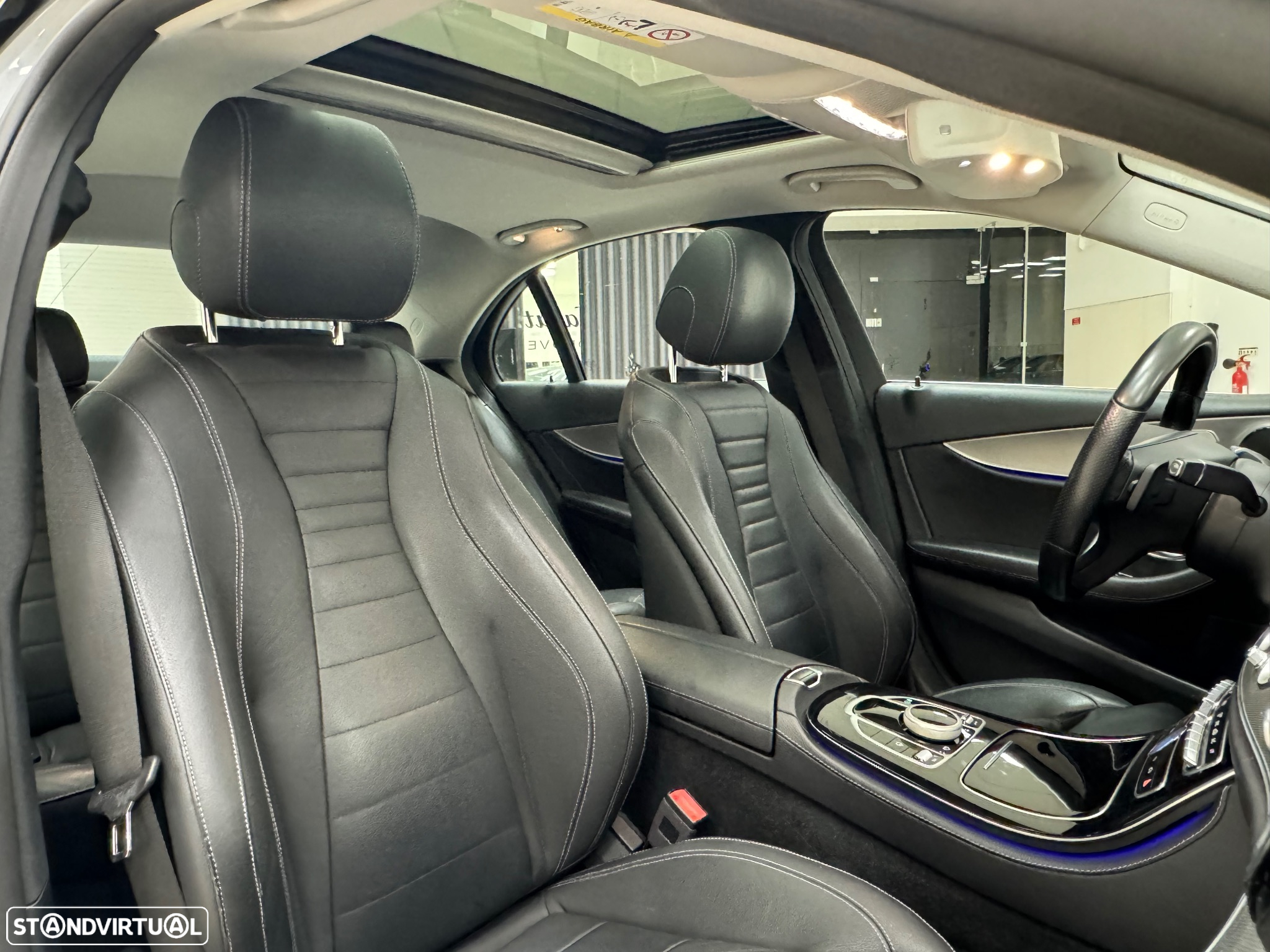 Mercedes-Benz E 220 d Exclusive - 54