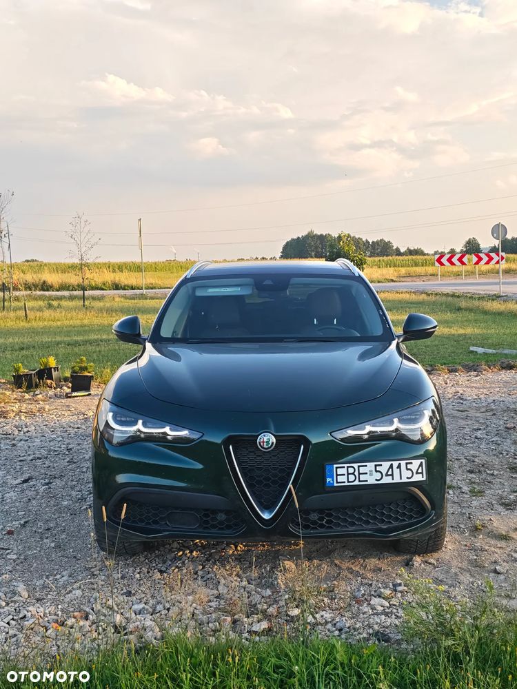 Alfa Romeo Stelvio 2.0 Turbo 16V AT8-Q4 Lusso Ti - 3
