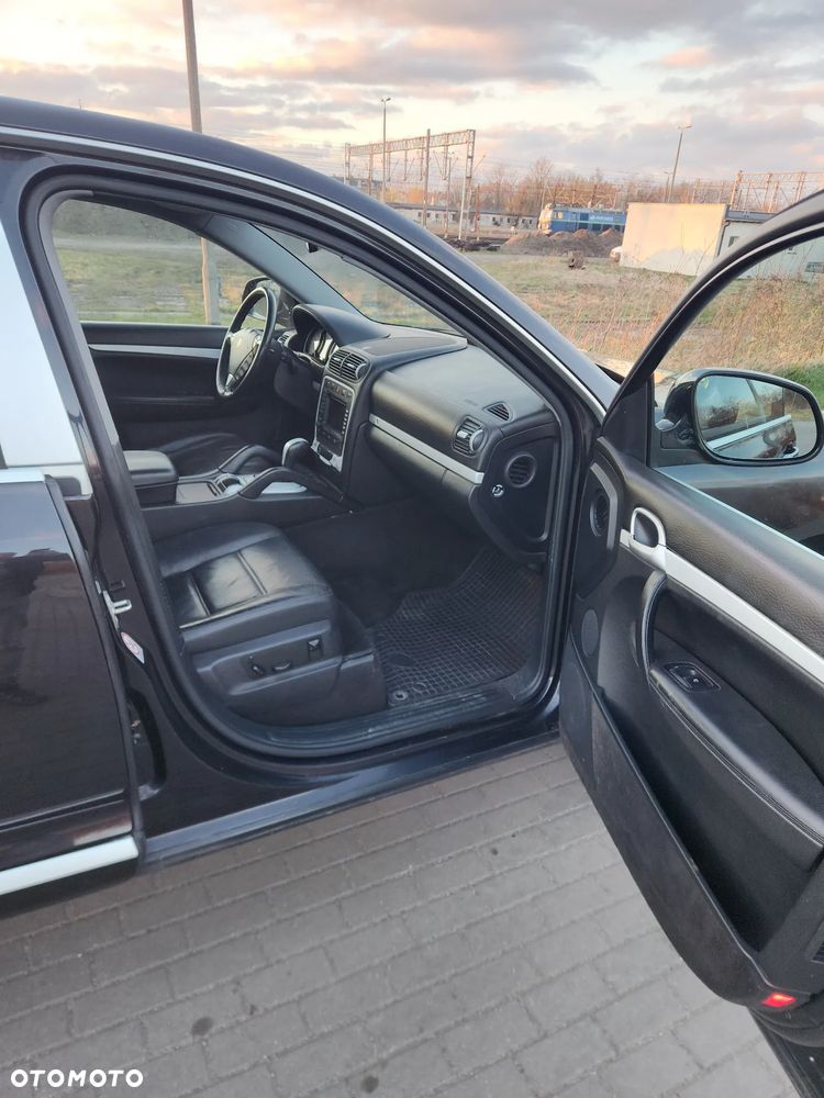 Porsche Cayenne - 12