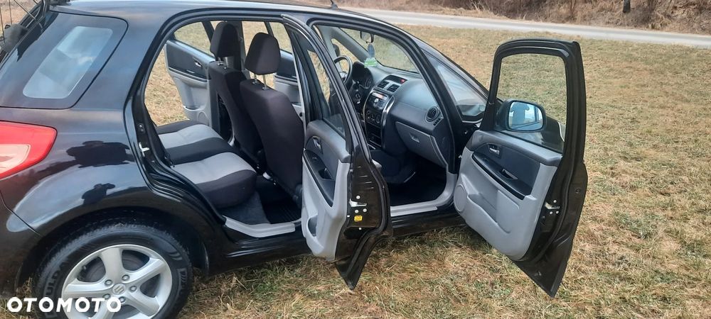 Suzuki SX4 - 21