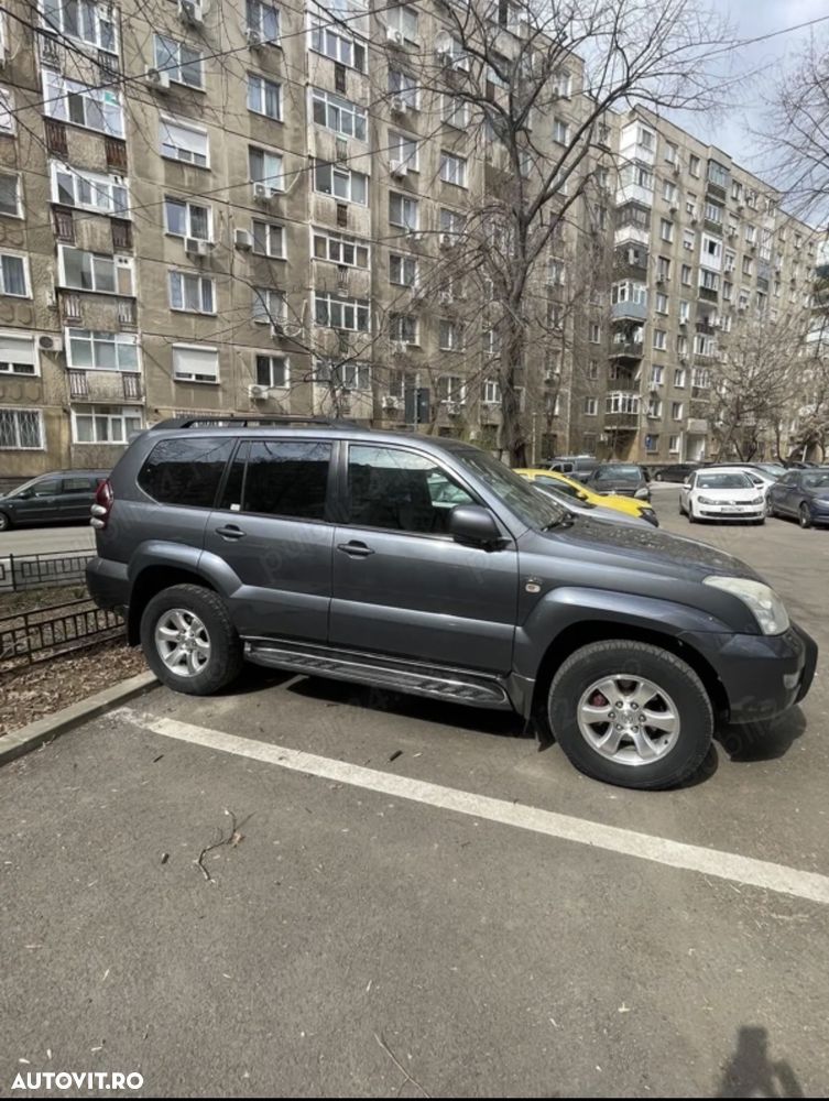 Toyota Land Cruiser - 3