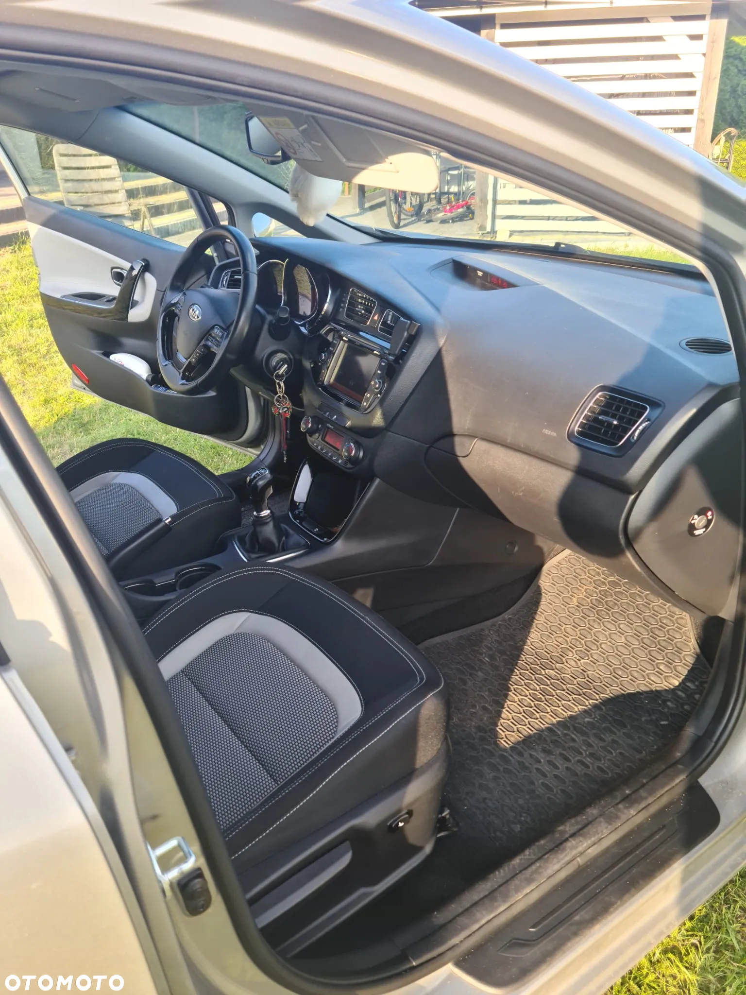 Kia Ceed - 12