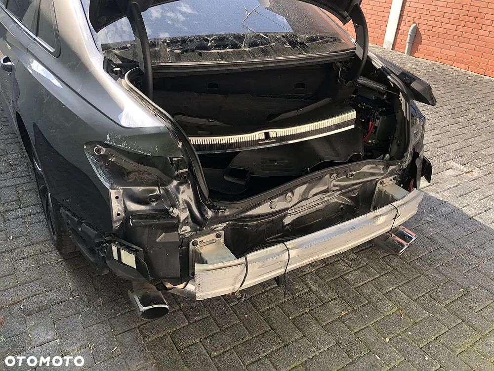 Audi S8 - 25