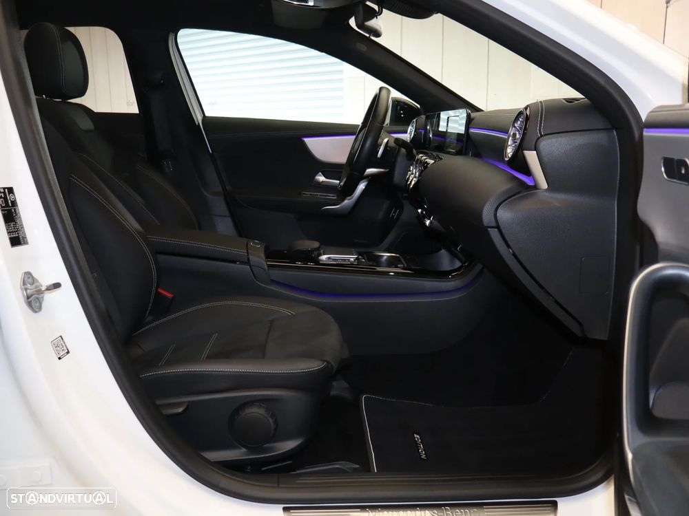 Mercedes-Benz A 250 Limousine e AMG Line - 17