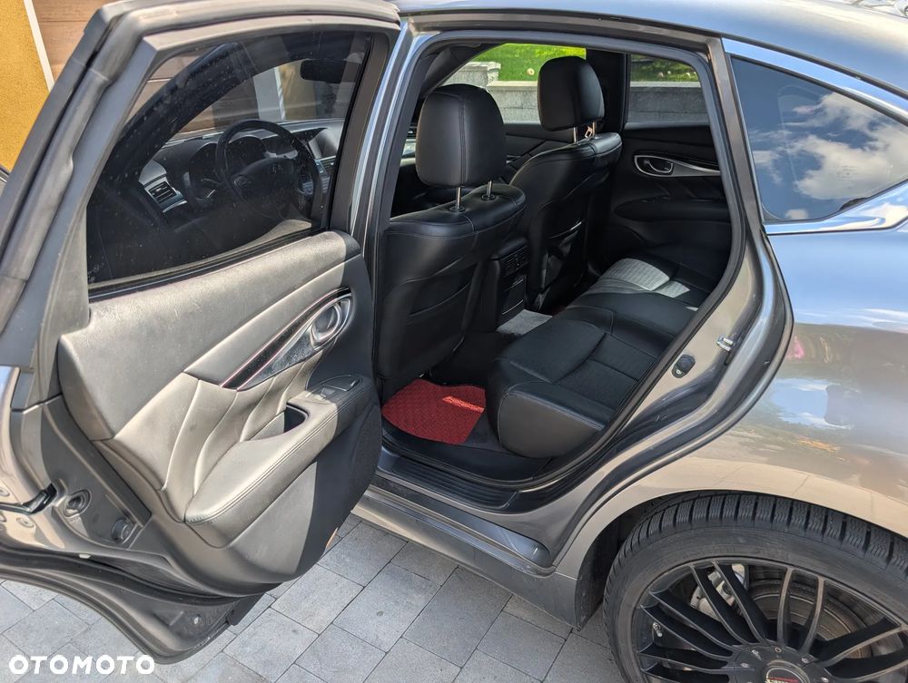 Infiniti Q70 2.2d Sport - 11