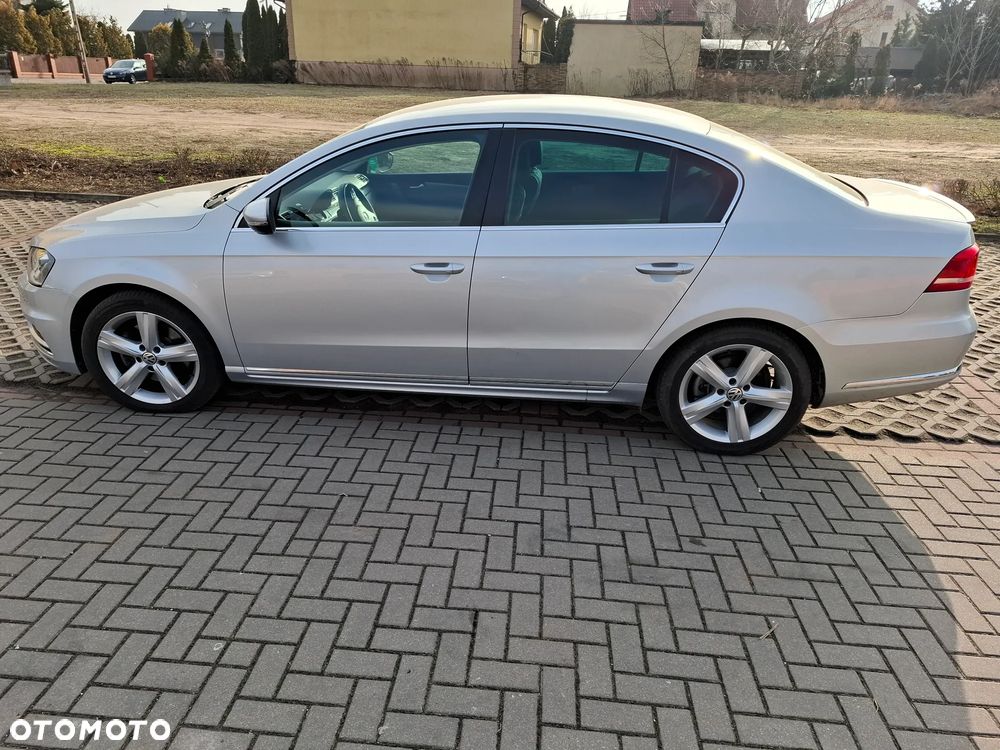 Volkswagen Passat 1.6 TDI BlueMotion Technology R-Line - 2