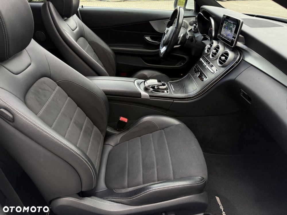 Mercedes-Benz Klasa C 300 7G-TRONIC - 27