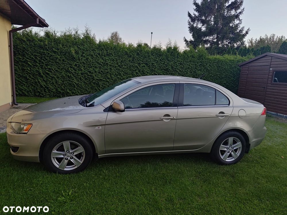 Mitsubishi Lancer 1.5 Invite - 7
