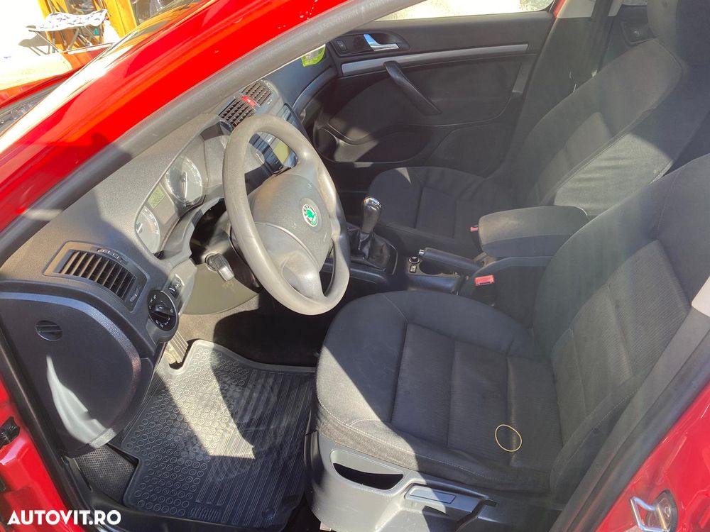 Skoda Octavia 1.6 FSI Classic - 5