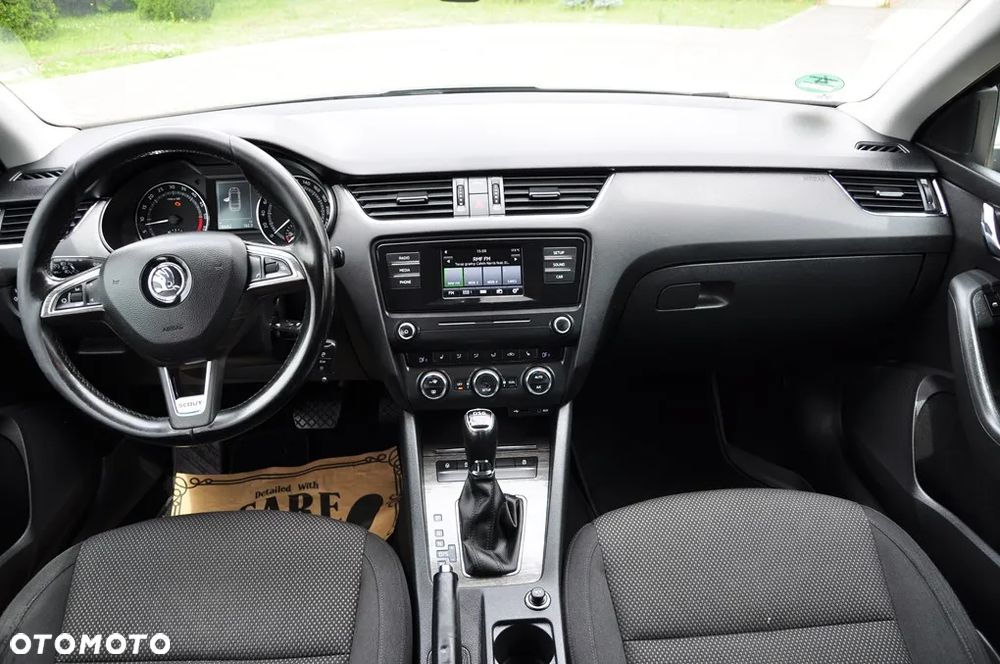 Skoda Octavia Combi 2.0 TDI 4x4 DSG Scout - 31