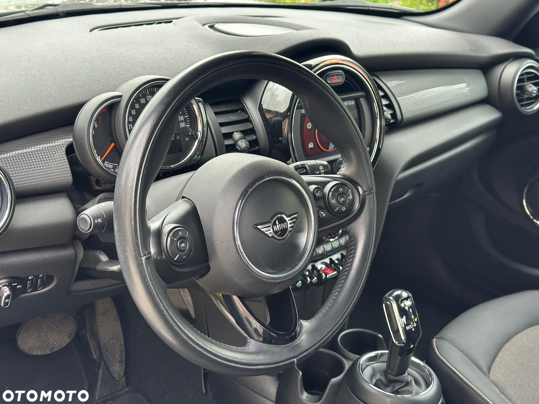 MINI Cooper Standard - 10