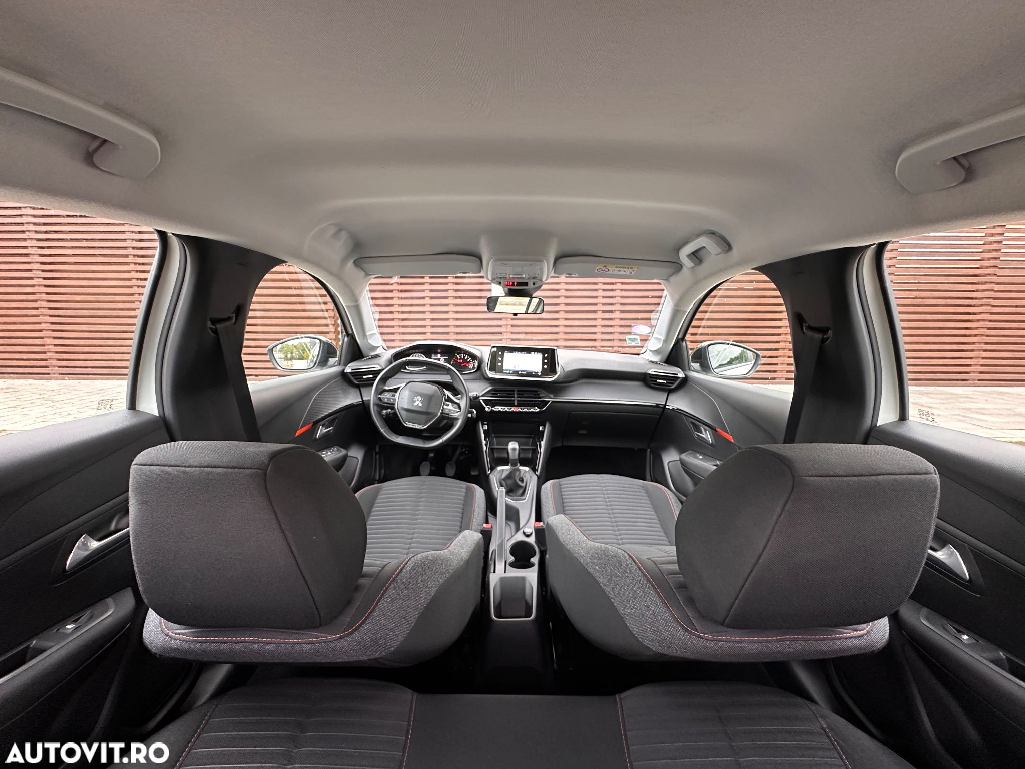Peugeot 208 1.2L PureTech 75 S&S BVM5 Active - 4