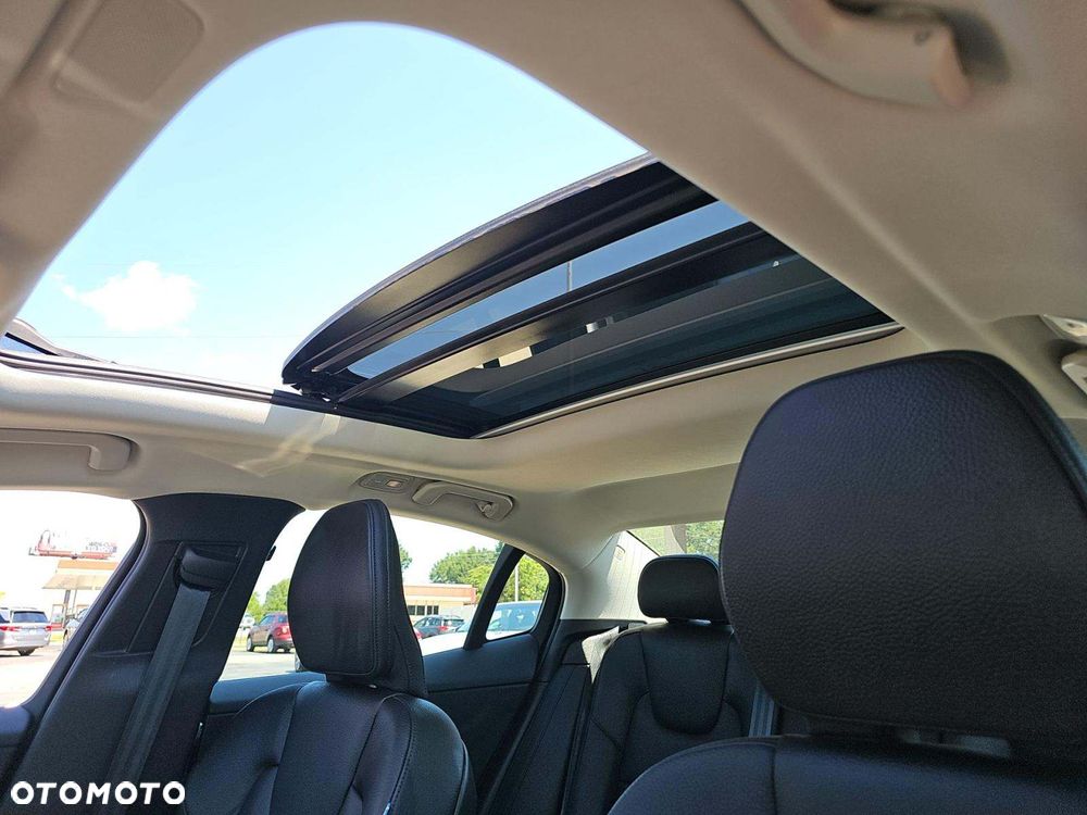 Volvo S60 B5 B AWD Plus Dark - 11