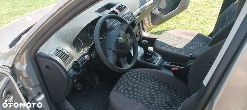 Skoda Octavia 1.6 Classic EU5 - 7