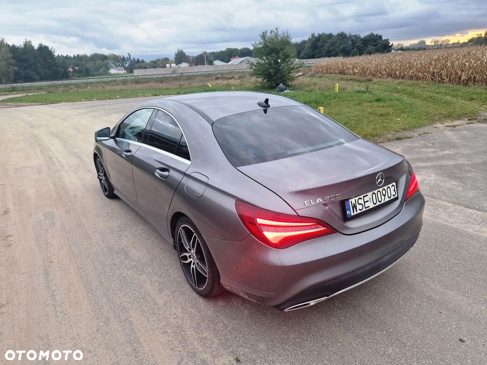 Mercedes-Benz CLA 200 7G-DCT AMG Line - 11